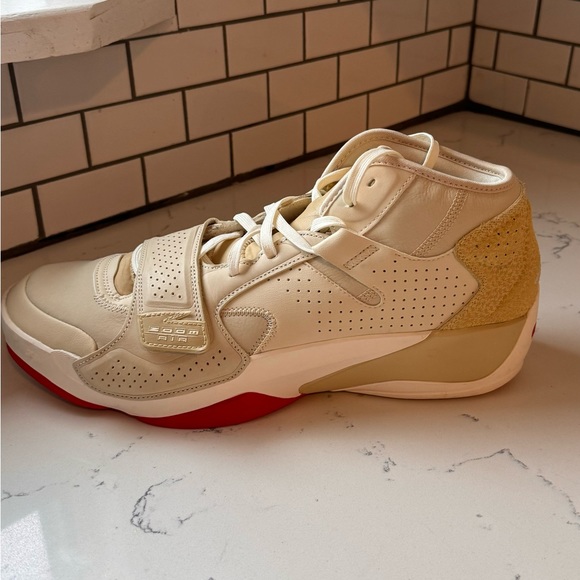 Nike Zion size 13 (like new) - Picture 4 of 6